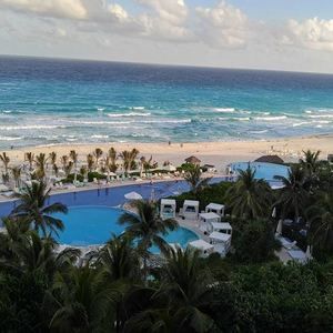 Meet your Posher, Candace